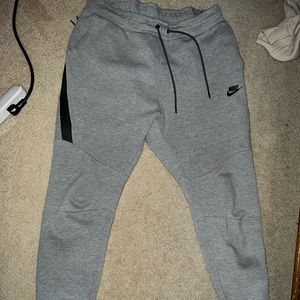 Nike tech fleece joggers